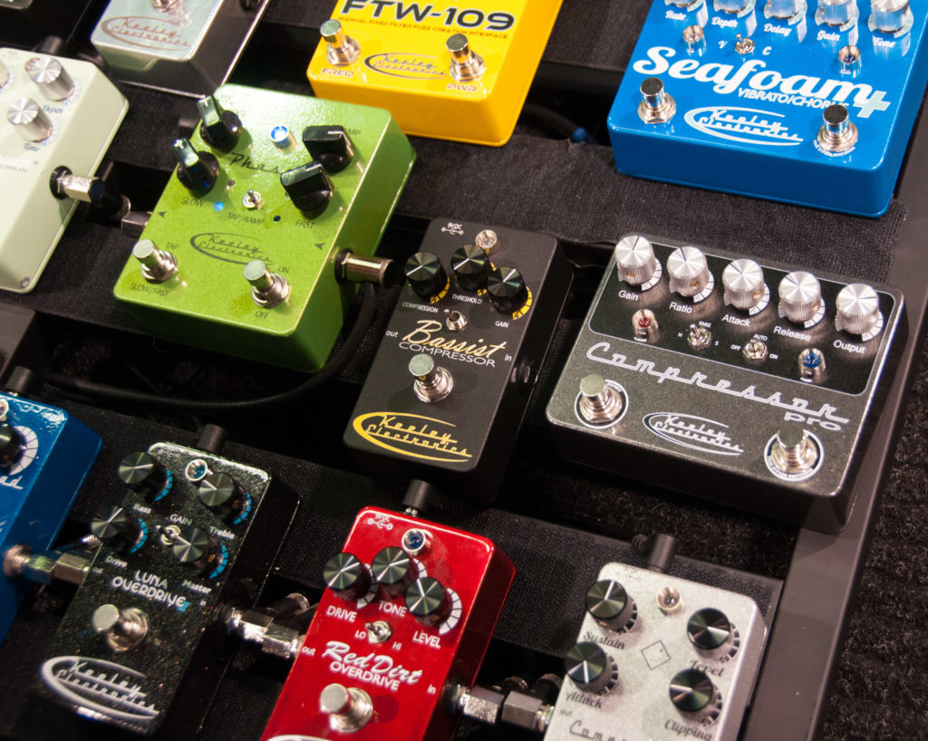 stomp boxes vs multi-effects units - PedalBoard Order