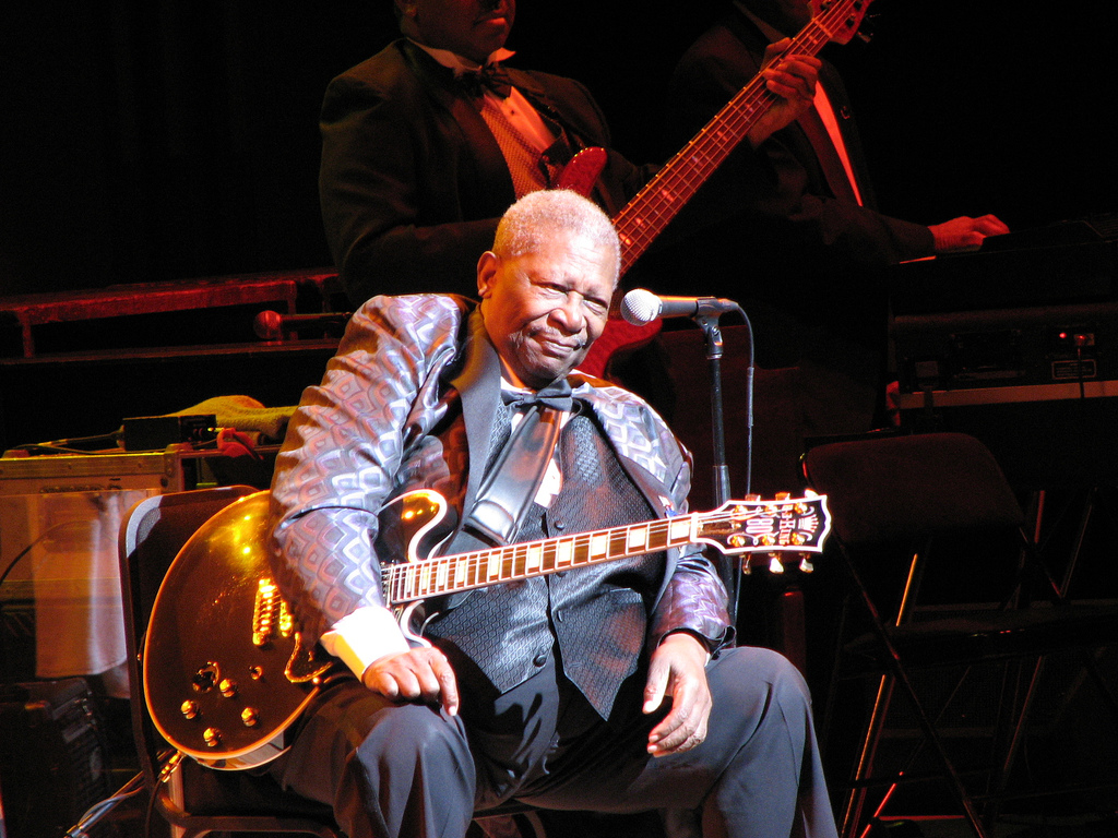 Play Like BB King Lesson on String Bending in Blues
