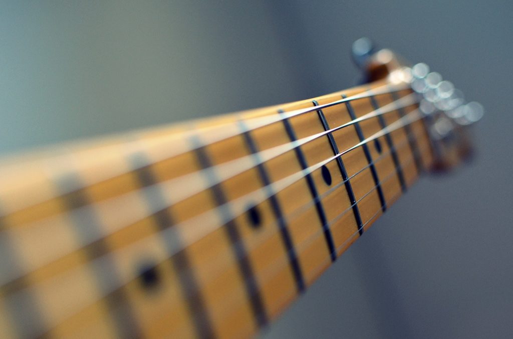 How to find memorise the notes on the guitar fretboard like a pro