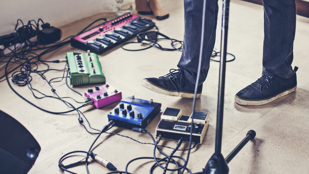 5-best-multi-effects-pedals-for-beginner-guitar-players-2016