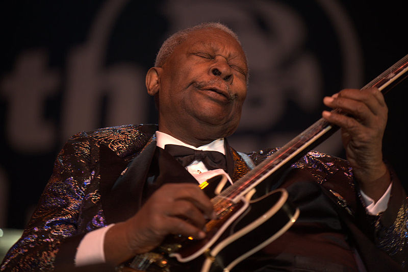 B.B King | Live Gear: Gibson ES-355, Fender Deluxe Amp, Wampler Uberchord App