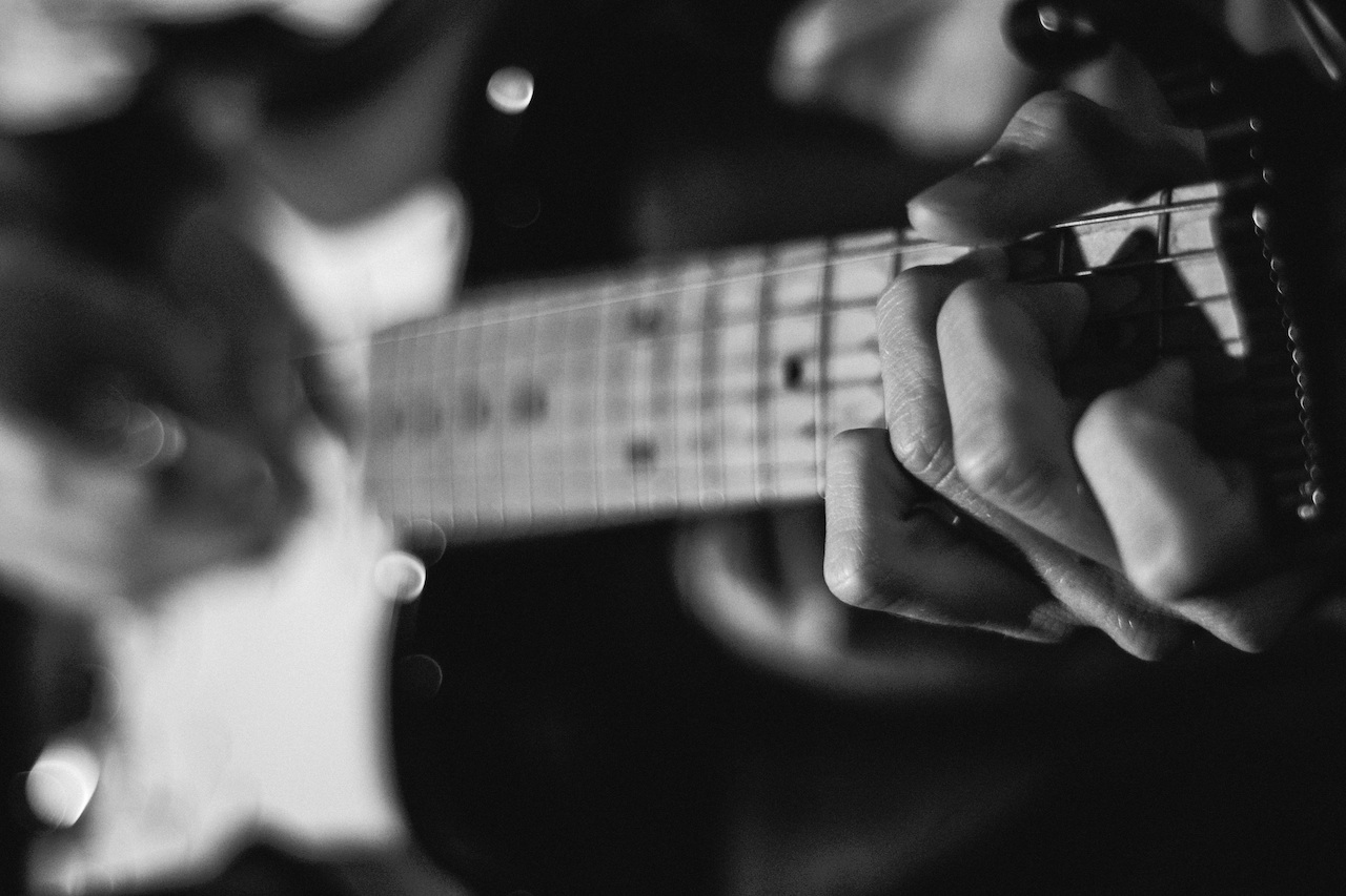 Everything You Need to Know About Classic Rock Guitar Chord Progressions -  Uberchord App