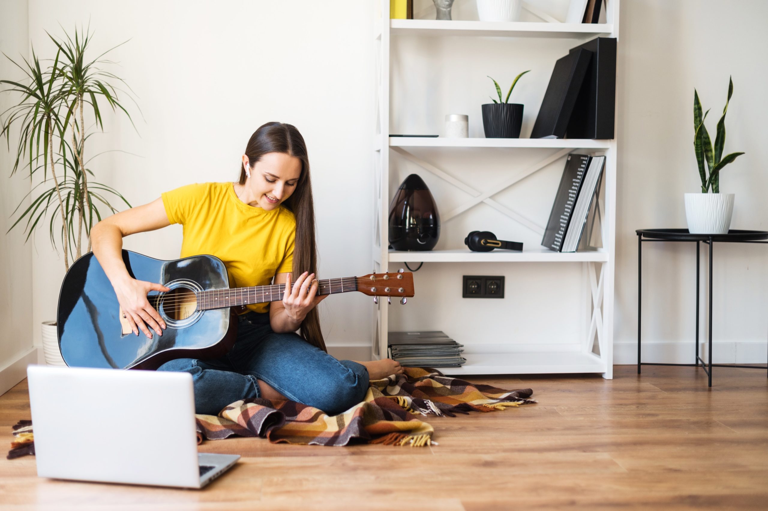 Here's Everything You Need To Know About The Am7 Guitar Chord ...